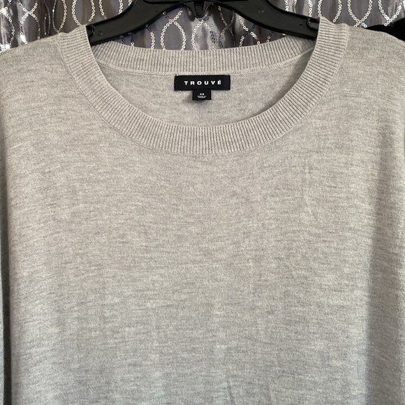 A Set of 2 Trouve Crewneck Long Sleeve Lightweight Sweaters in Black & Beige XS - Picture 2 of 12